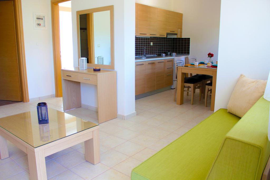 Olive Tree Apartments Fourka Bilik gambar
