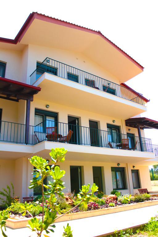 Olive Tree Apartments Fourka Luaran gambar