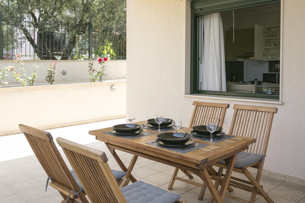 Olive Tree Apartments Fourka Luaran gambar