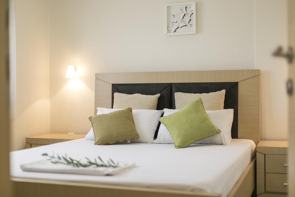 Olive Tree Apartments Fourka Luaran gambar
