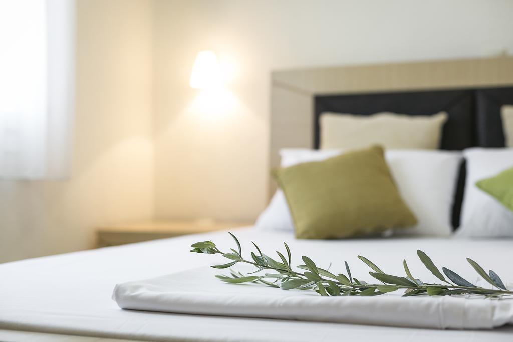 Olive Tree Apartments Fourka Luaran gambar