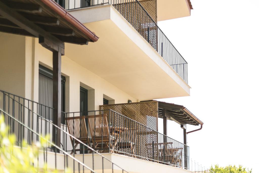 Olive Tree Apartments Fourka Luaran gambar